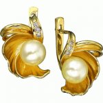 Golden earrings Golden pearl